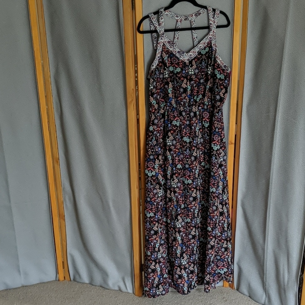 Black floral strappy maxi dress